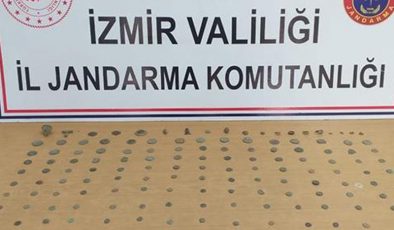 İzmir’de Bir Otomobilden 173 Parça Tarihi Eser Çıktı