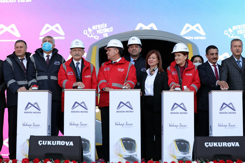 Kılıçdaroğlu, Meral Akşener ile birlikte Mersin Metro Temel Atma Töreni’ne katıldı.