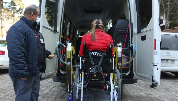 Bolu Belediyesinden ‘Engelsiz Taksi’ engelli vatandaşların nakil ihtiyaçlarını ücretsiz karşılıyor.