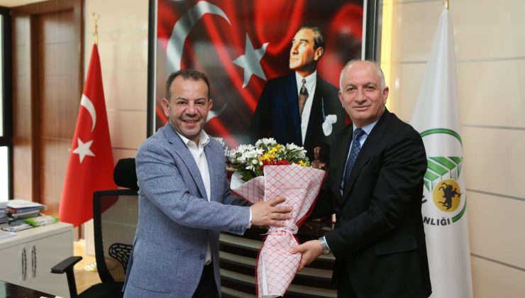 Başkan Tanju Özcan, Turizm İl Müdürü Doğanay ve turizmcilerle bir araya geldi.