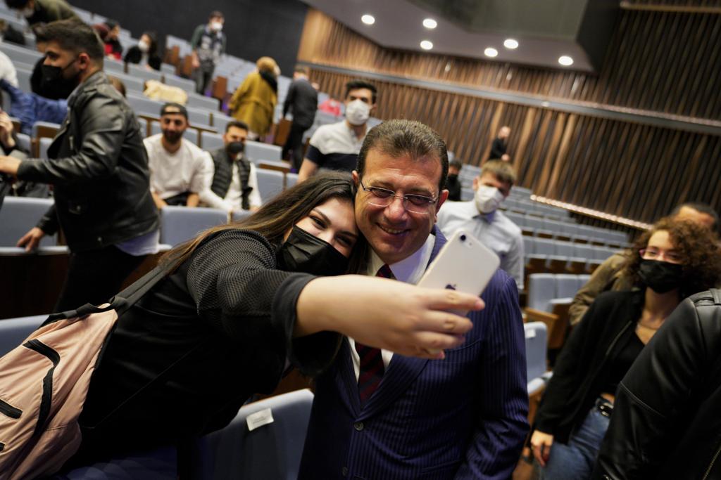 Ekrem İmamoğlu’ndan Gençlere bir reform yapacaksak, ana unsur sizlersiniz