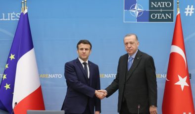 Son dakika… Cumhurbaşkanı Erdoğan Macron ile görüştü