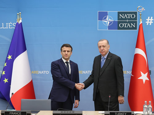 Son dakika… Cumhurbaşkanı Erdoğan Macron ile görüştü