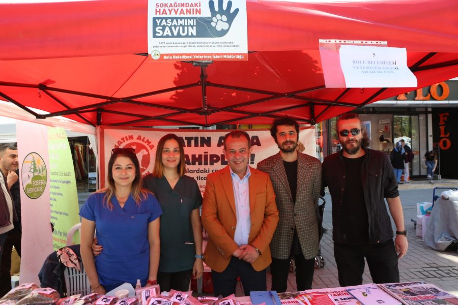 Bolu Belediyesi Tanju Özcan Talimatıyla Bolu’da, 500 kilo Mama Dağıtıldı
