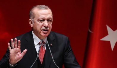 Erdoğan : Türkiye’nin Siyasi Ve Ekonomik Olarak Tökezlemesini Bekleyenlerin Heveslerini Kursaklarında Bırakacağız”