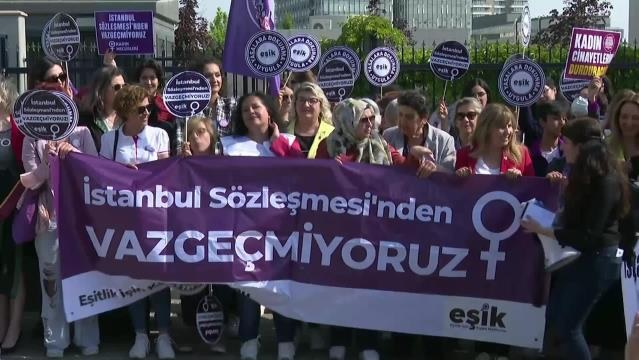 İstanbul Sözleşmesi Davası Danıştay’da.. Kadınlar Danıştay’ın Önünden Seslendi: “Kadın Düşmanları Gidecek İstanbul Sözleşmesi Kalacak”