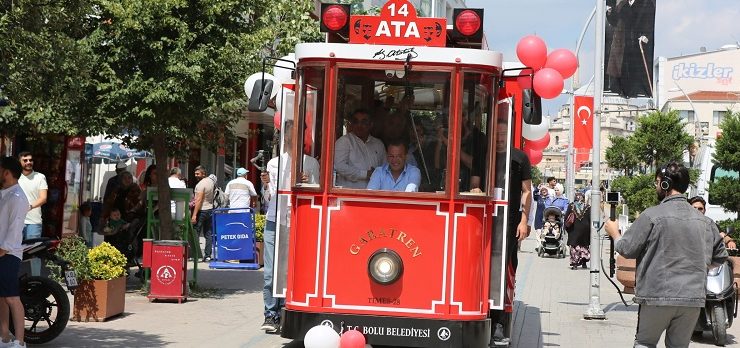 Tanju Özcan: Nostaljik Tramvay Boluluların Hizmetinde