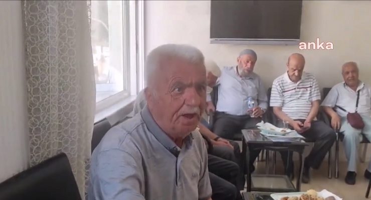Malatyalı Emekli, Cebinde Kalan 20 Lirayı Gösterdi: “Torunlarım Geliyor Dede Ne Aldın Diyorlar, Ağlamam Tutuyor Benim”