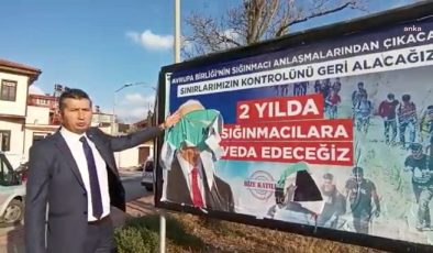 Burdur’da Kemal Kılıçdaroğlu’nun Afişinin Yer Aldığı Billboard Tahrip Edildi