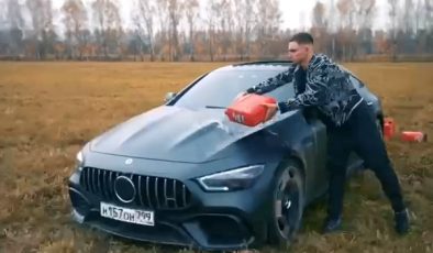 Rusya’da Bir Youtuber 190 Bin Dolar Değerindeki Mercedes Marka Arabasını Yaktı. Dünya Çapında İzlenme Rekoru Kırdı