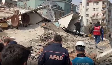 Afad: “Malatya Yeşilyurt’ta 5,6 Büyüklüğündeki Deprem Sonrasında, Yıkılan Binalar Olduğu Tespit Edilmiştir”