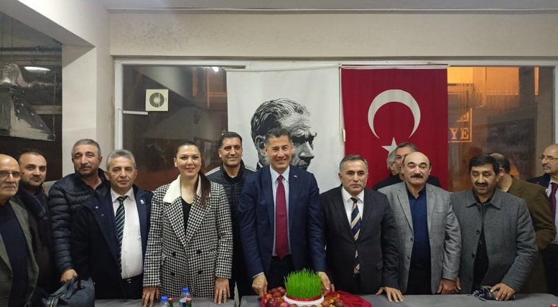 ATA İttifakı Cumhurbaşkanı Adayı Sinan Oğan ve Cumhurbaşkanı Yardımcısı adayı Sevda Özbek Bursa’da Iğdırlılarla Buluştu.