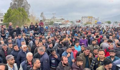 Çiftçiler Antalya’da Karayolunu Kapattı, Tarım Bakanlığı’nın Domates İhracatını Kısıtlamasını Protesto Etti