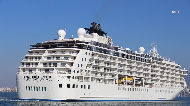 İzmir Limanı’na 2023’ün İlk Kruvaziyer Gemisi Yanaştı