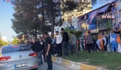 Adıyaman’da CHP Konvoyundaki Bir Araca Tekmeli, Küfürlü Saldırı