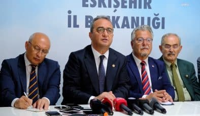 CHP Genel Başkan Yardımcısı Bülent Tezcan: “Milliyetçilerin oyu kimsenin babasının malı değildir. Türk milliyetçiliği ciro edilebilecek senet değildir.