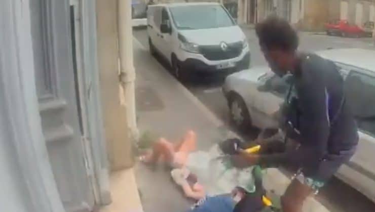 Fransa’da Bir Göçmen Saldırısı Daha!