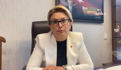 CHP Osmaniye Milletvekili Asu Kaya, deprem gününü anlatırken göz yaşını tutamadı
