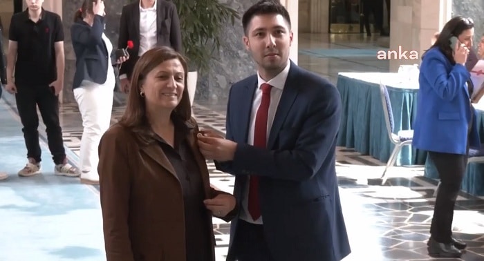 CHP’den İstanbul Milletvekili seçilen Türkan Elçi, bugün TBMM’ye gelerek kayıt yaptırdı.