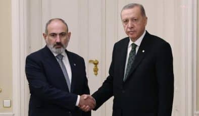 Cumhurbaşkanı Erdoğan, Ermenistan Başbakanı Nikol Paşinyan ile görüştü.