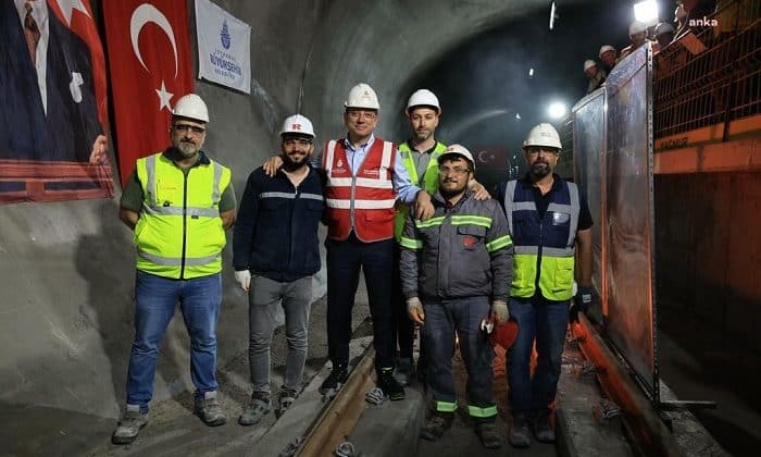 Ekrem İmamoğlu, Ümraniye-Ataşehir-Göztepe Metro Hattı’na Döşenecek İlk Rayları Kaynattı