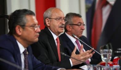 Kemal Kılıçdaroğlu, 28. Dönem milletvekilleri ile CHP Genel Merkezi’nde bir araya geldi.