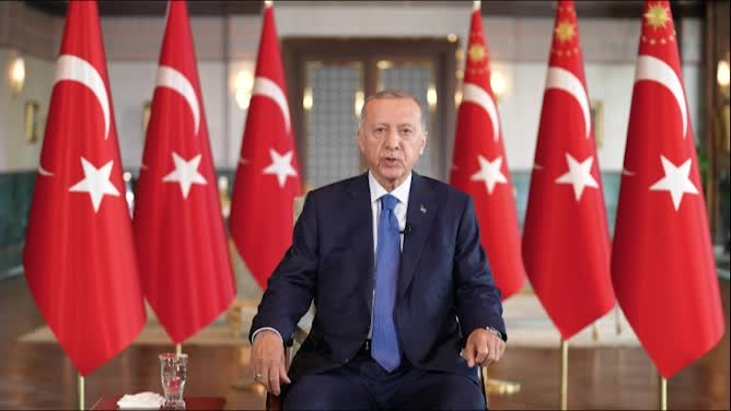 Cumhurbaşkanı Erdoğan: “Seçimlerin kazananı, tartışmasız bir şekilde, 85 milyon vatandaşıyla tüm Türkiye’dir.”