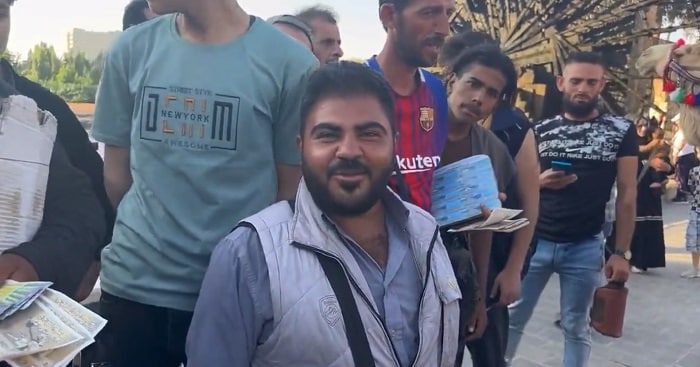 Youtuber Fatih Koparan Suriye Hama’da İstanbul’da 8 sene yaşayan bir Suriyeli ’ye denk geldi.