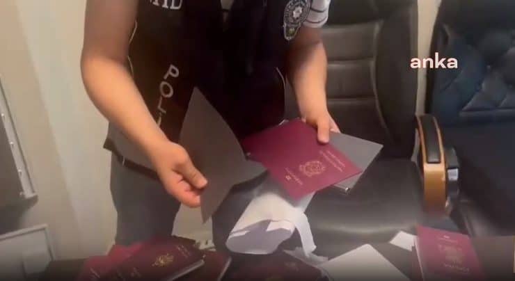 İstanbul’da Çeşitli Ülkelere Ait Yaklaşık 3 Bin Sahte Kimlik, Pasaport ve Vize Ele Geçirildi