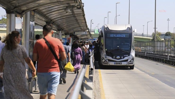 İstanbul Büyükşehir Belediyesi’nin yeni metrobüsleri sefere başladı.