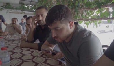 Kemal Kılıçdaroğlu, İzmir’de bir Suriyeli tarafından darp edilen çocuğun ailesini aradı, geçmiş olsun dileklerini iletti.