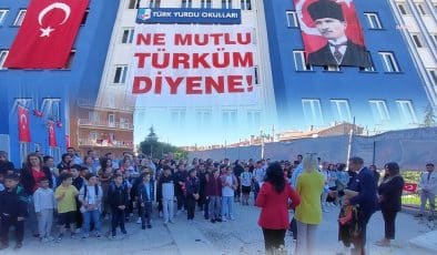 Ankara Keçiören’de Bir Özel Okulun Öğrencileri Yeni Eğitim ve Öğretim Yılına “Öğrenci Andı” ile Başladı
