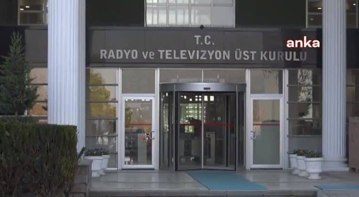 RTÜK, Sputnik Türkiye bürolarından gazetecilerin işten çıkarılmasıyla ilgili şikayet dosyasını incelemeye aldı.