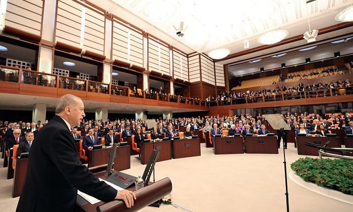 Cumhurbaşkanı Erdoğan: “Yeni anayasa ile birlikte sistem tartışmalarını da ilanihaye sona erdirme imkanı bulacağız.”