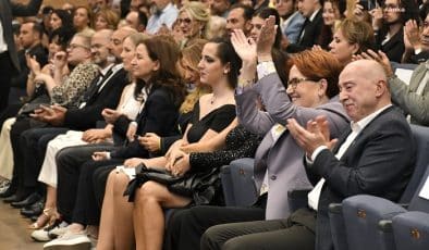 Meral Akşener, “Zübeyde, Analar ve Oğullar” filminin Ankara galasına katıldı.