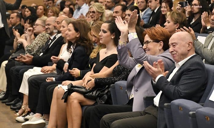Meral Akşener, “Zübeyde, Analar ve Oğullar” filminin Ankara galasına katıldı.