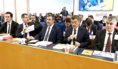 AKP’nin 86 maddelik ekonomiye ilişkin düzenlemeleri içeren torba kanun teklifi, TBMM Plan ve Bütçe Komisyonu’nda kabul edildi.