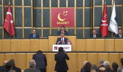 Ahmet Davutoğlu: “Birileri Sayın Erdoğan’ı 50 artı 1 konusunda aldatmış.