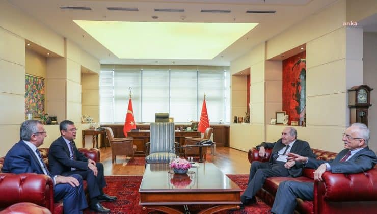 Özgür Özel, eski CHP Genel Başkanı Altan Öymen ve eski SHP Genel Başkanı Murat Karayalçın ile görüştü.
