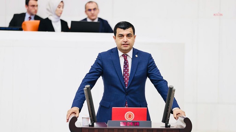 CHP’li Deniz Demir: “İlkokul mezunu ve üniversite mezununun aldığı maaşlar neredeyse eşitlendi