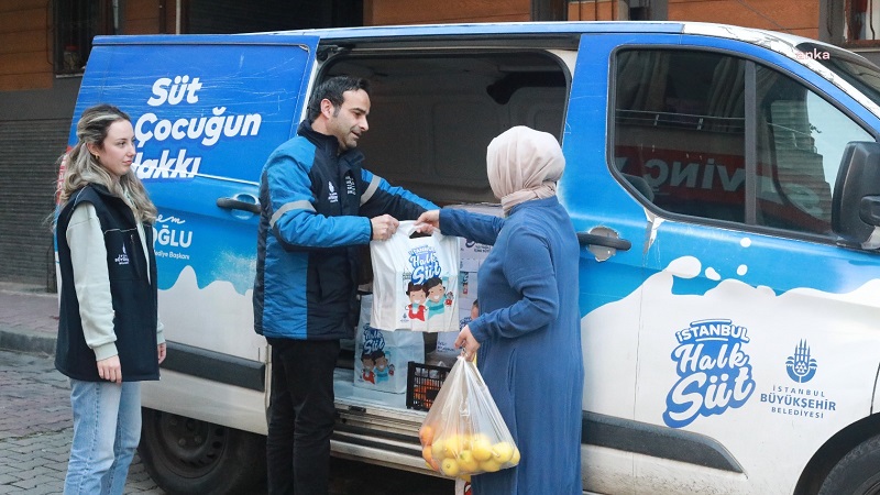 İstanbul Büyükşehir Belediyesi, Hataylı üreticilerden satın aldığı narenciyeleri İstanbullulara dağıttı.
