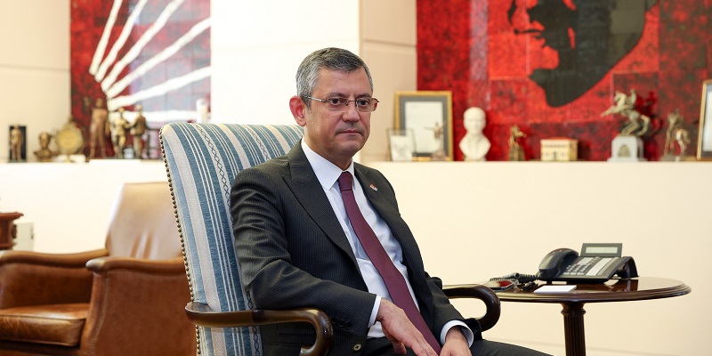 Özgür Özel: “Rahşan Ecevit’i 4. vefat yıl dönümünde saygıyla ve rahmetle anıyorum.”