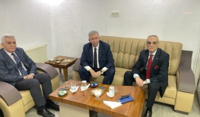 Mansur Yavaş, Milliyetçi Türkiye Partisi Genel Başkanı Ahmet Yılmaz’ı ziyaret etti.