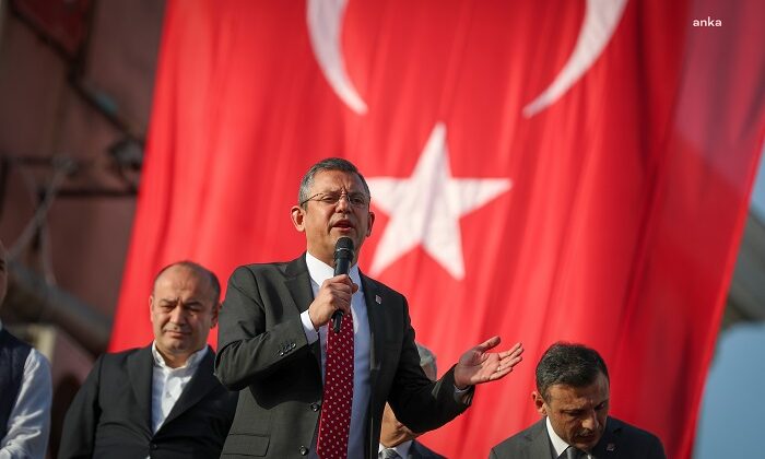 Özgür Özel’den MHP’li Silivri  Belediye Başkanı Volkan Yılmaz’a: “Rozetsiz, Bahçeli’siz, Erdoğan’sız kampanya yapıyor