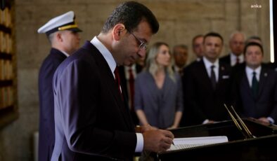 İBB Başkanı Ekrem İmamoğlu, 26 ilçe belediye başkanıyla birlikte Anıtkabir’i ziyaret etti