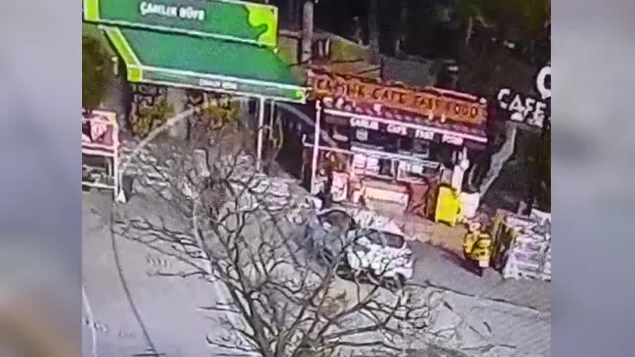 İstanbul Beylikdüzü’nde bir vatandaş pitbull saldırısına uğradı.