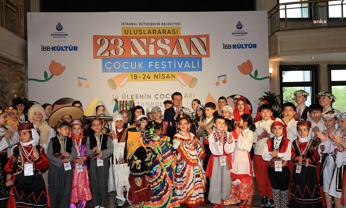 Ekrem İmamoğlu, 15 farklı ülkeden ‘Uluslararası 23 Nisan Çocuk Festivali’ için İstanbul’a gelen çocukları ağırladı.