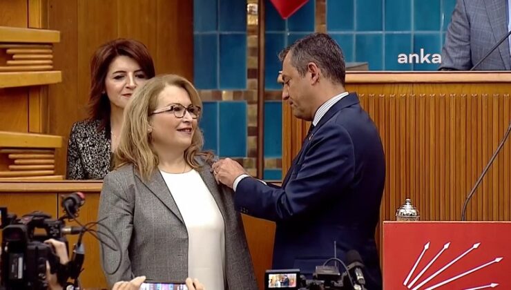 İYİ Parti’den daha önce istifa eden İstanbul Milletvekili Ayşe Sibel Yanıkömeroğlu CHP’ye katıldı.