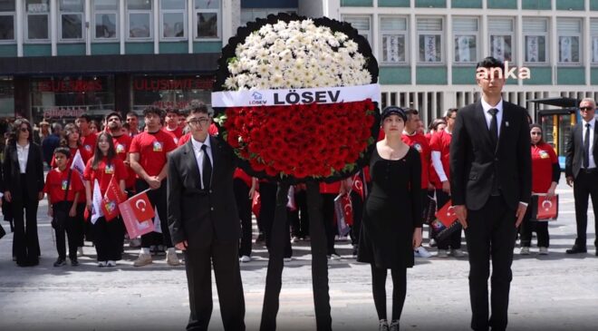 LÖSEV’li gençler, 19 Mayıs’ta Atatürk’ü andı: “Atatürk’ün izindeyiz, vazifemizin farkındayız”