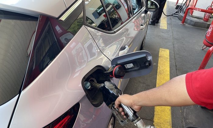 Akaryakıt zamları İstanbul’da sürücüleri isyan ettirdi: Anahtarı elime almaya çekiniyorum